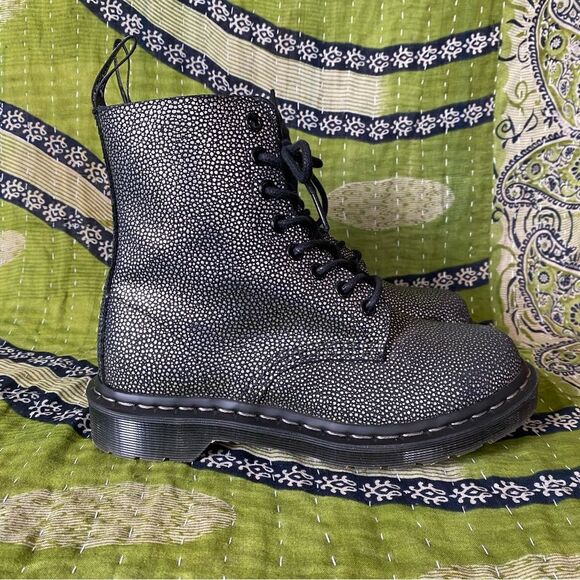 Dr. Martens Pascal Metallic Pebble Combat Boots Size 6 - Picture 5 of 16
